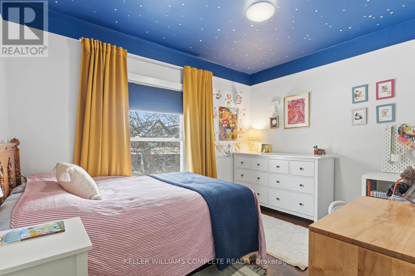 75 Dundurn Street N, Hamilton, ON - Indoor Photo Showing Bedroom