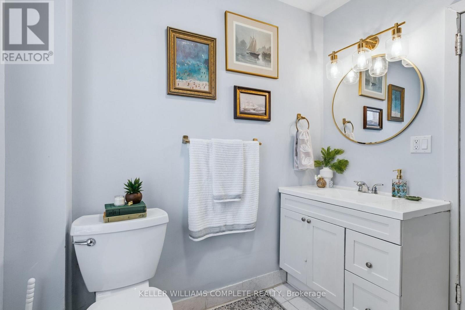 75 Dundurn Street N, Hamilton, ON - Indoor Photo Showing Bathroom
