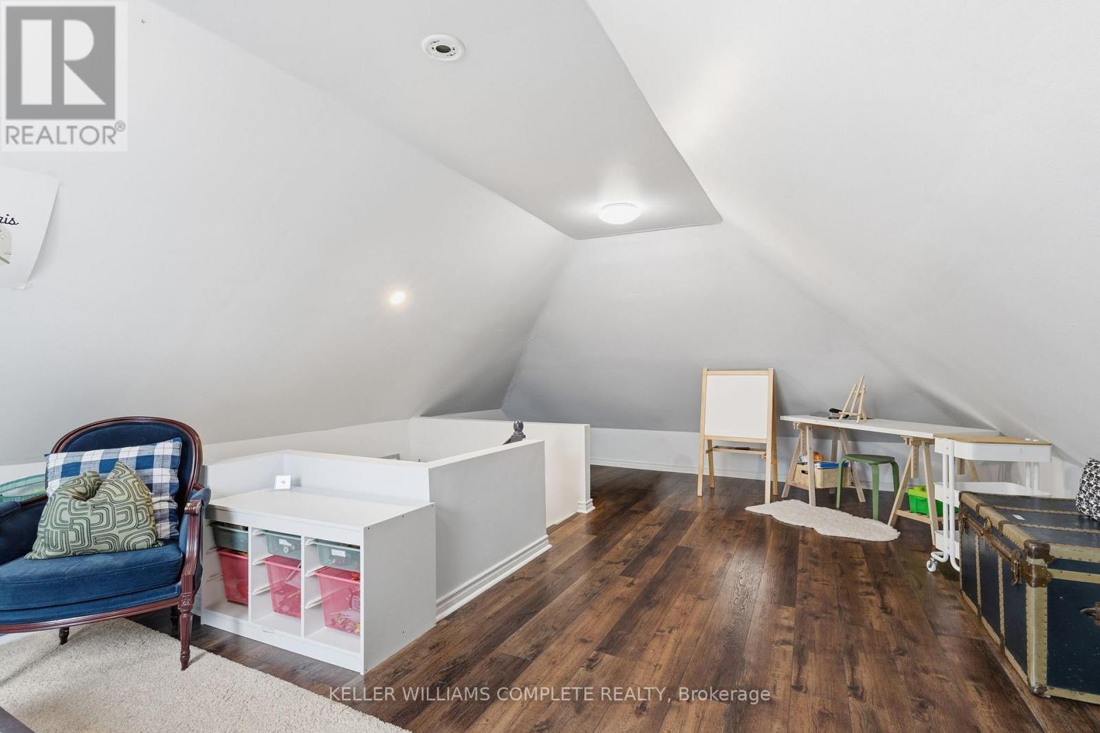 75 Dundurn Street N, Hamilton, ON - Indoor Photo Showing Other Room