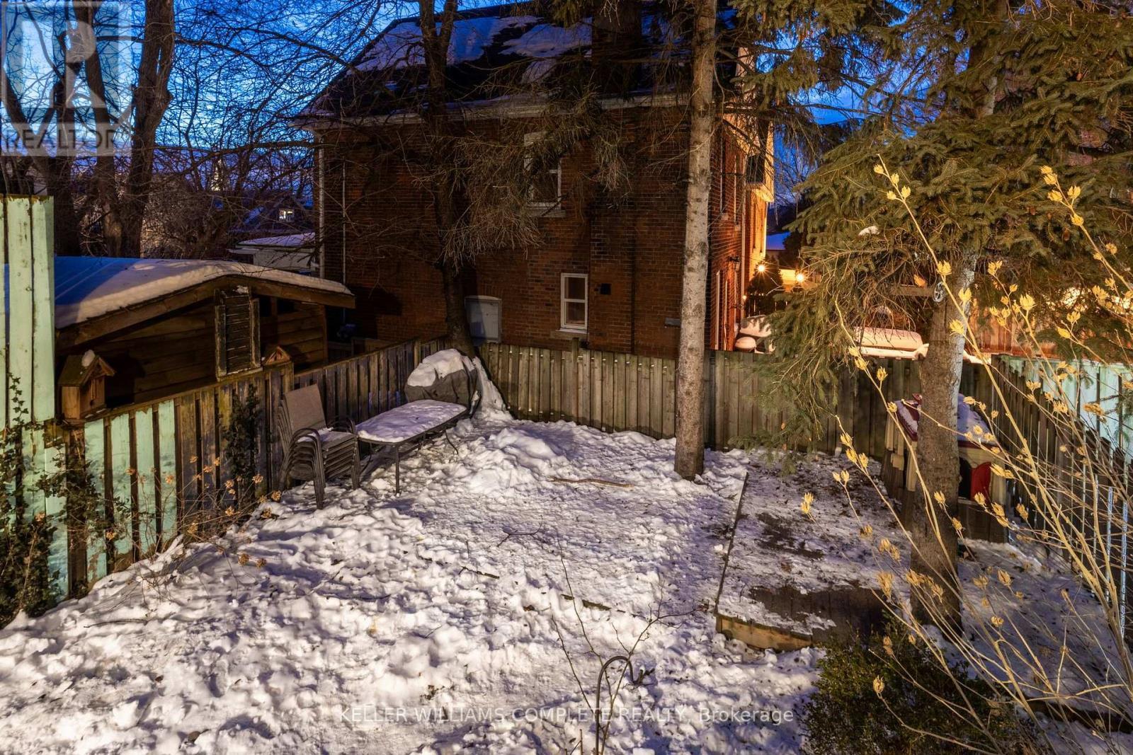 75 Dundurn Street N, Hamilton, ON - Outdoor