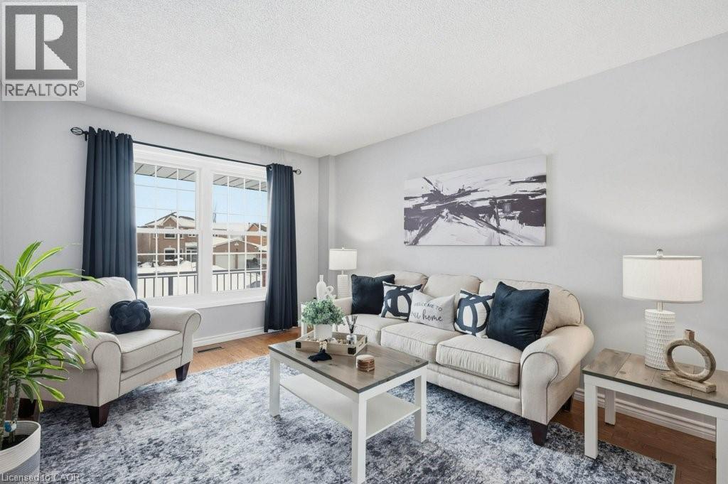 60 Mctague Drive, Cambridge, ON - Indoor Photo Showing Living Room