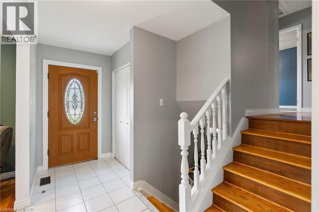 25 Burke Drive, Caledonia, ON - Indoor Photo Showing Other Room