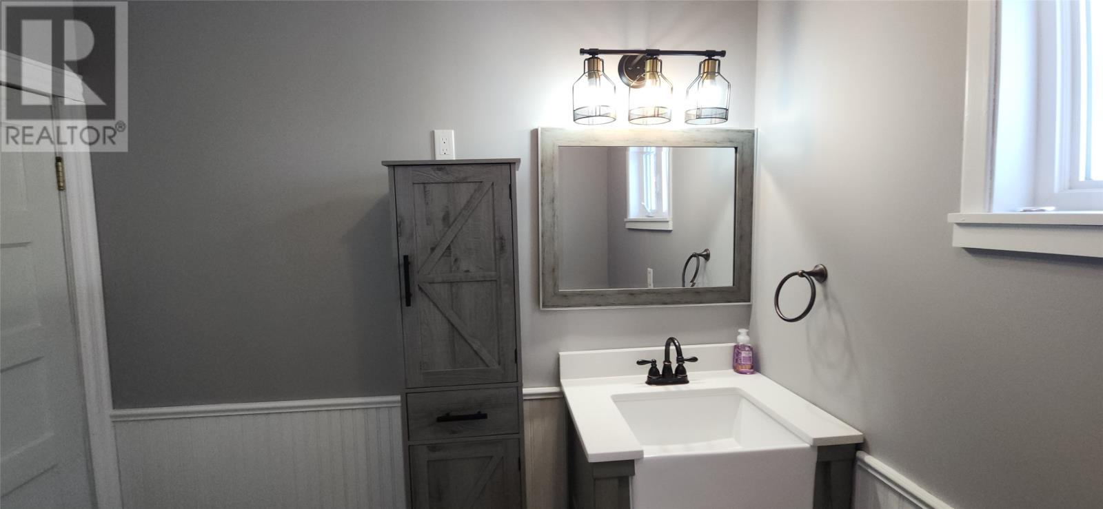 Second floor main bathroom - 15 Squires Road, Eastport, NL - Indoor Photo Showing Bathroom