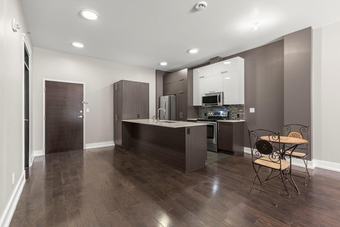 Kitchen - 203-440 19E Avenue, Montréal (Lachine), QC - Indoor Photo Showing Kitchen With Upgraded Kitchen