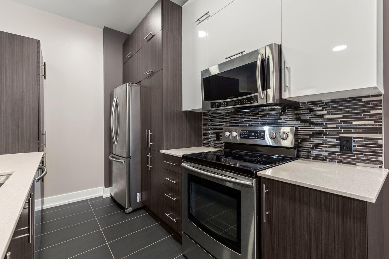 Kitchen - 203-440 19E Avenue, Montréal (Lachine), QC - Indoor Photo Showing Kitchen With Upgraded Kitchen