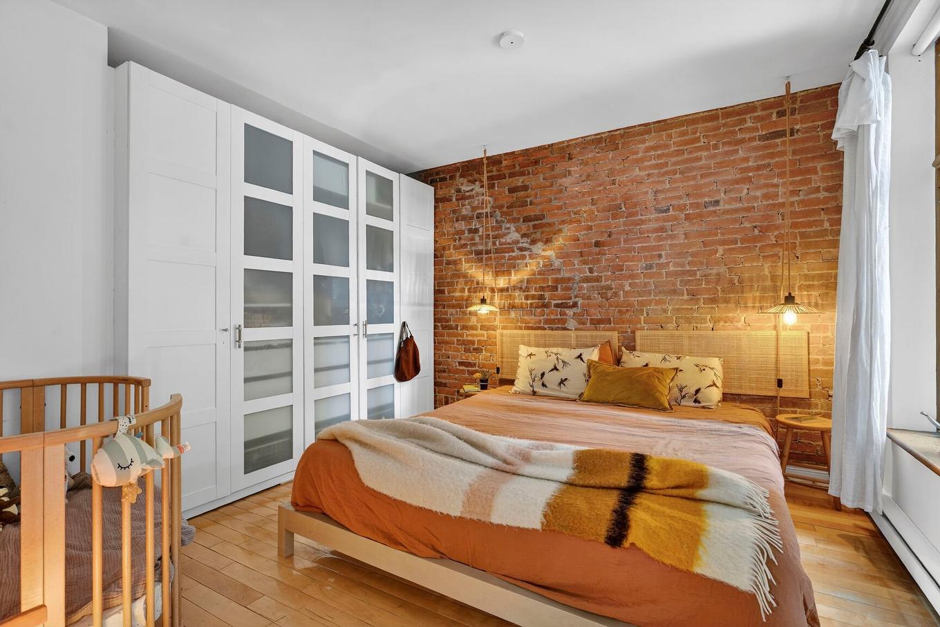 Primary bedroom - 370 Rue Boucher, Montréal (Le Plateau-Mont-Royal), QC - Indoor Photo Showing Bedroom