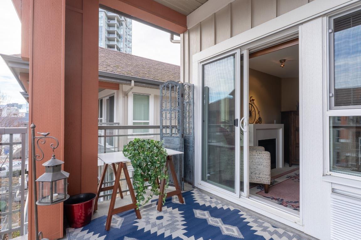 438-1099 Sunset Drive, Kelowna, BC - Outdoor With Exterior