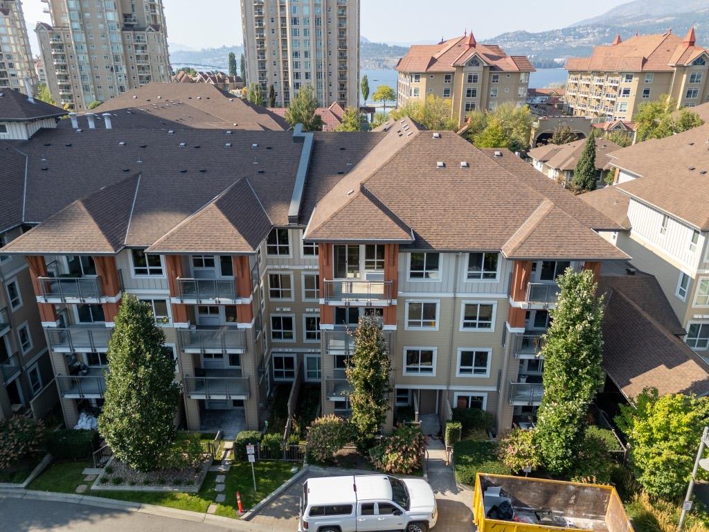 438-1099 Sunset Drive, Kelowna, BC - Outdoor With Facade