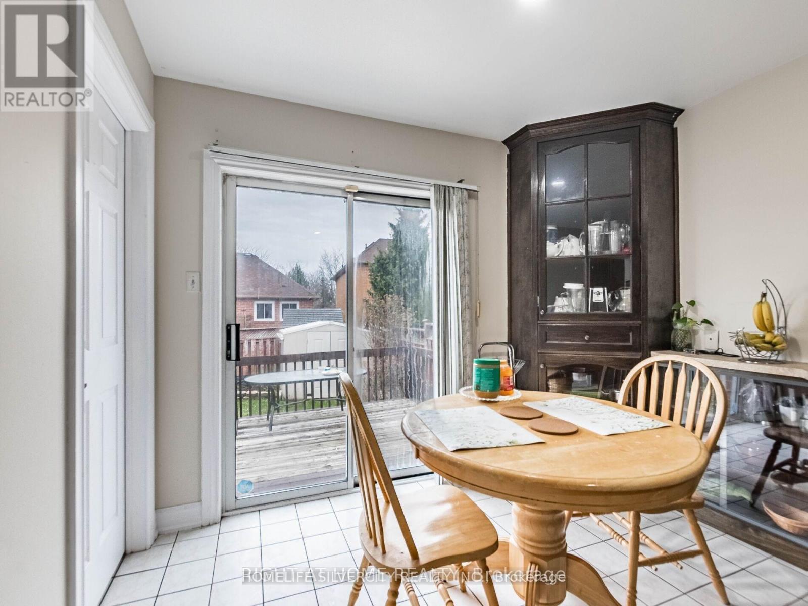 69 Red Maple Drive, Brampton, ON - Indoor Photo Showing Dining Room
