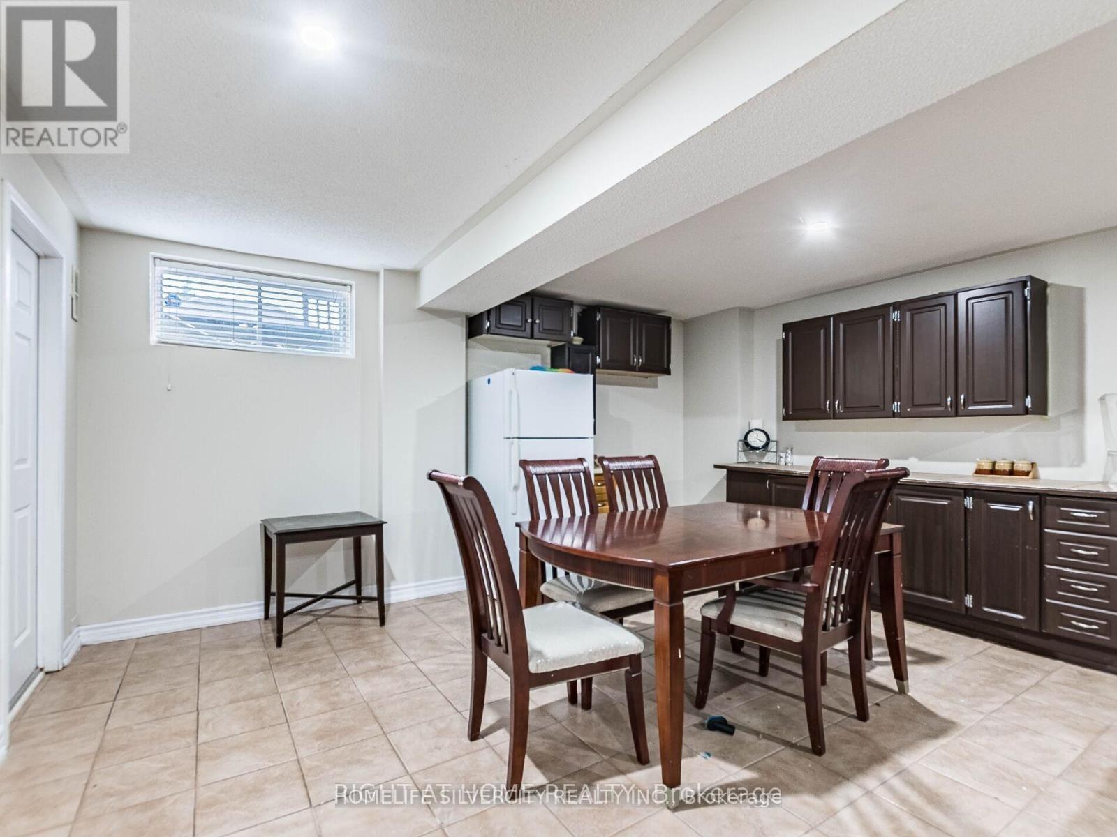 69 Red Maple Drive, Brampton, ON - Indoor Photo Showing Dining Room