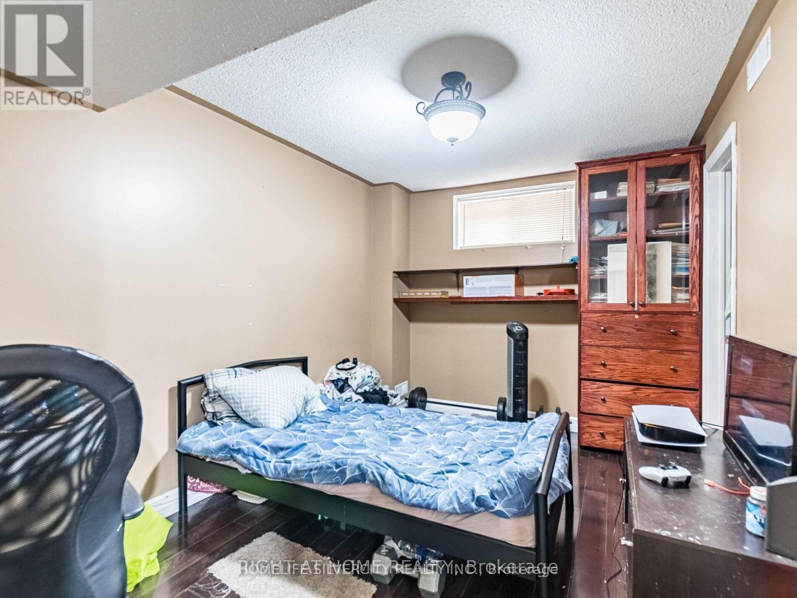 69 Red Maple Drive, Brampton, ON - Indoor Photo Showing Bedroom