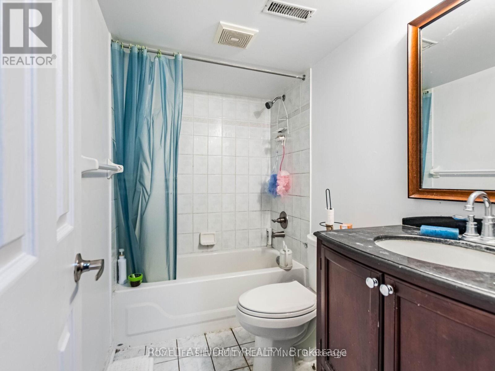 69 Red Maple Drive, Brampton, ON - Indoor Photo Showing Bathroom