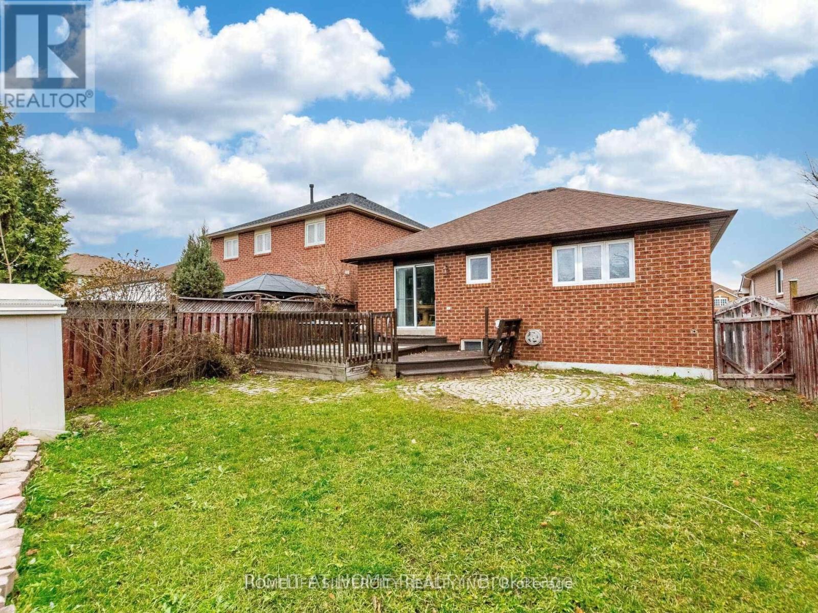 69 Red Maple Drive, Brampton, ON - Outdoor