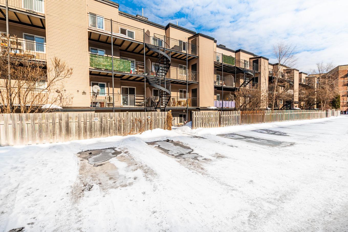 Stationnement - 301-2060 Av. Aird, Montréal (Mercier/Hochelaga-Maisonneuve), QC - Outdoor With Balcony