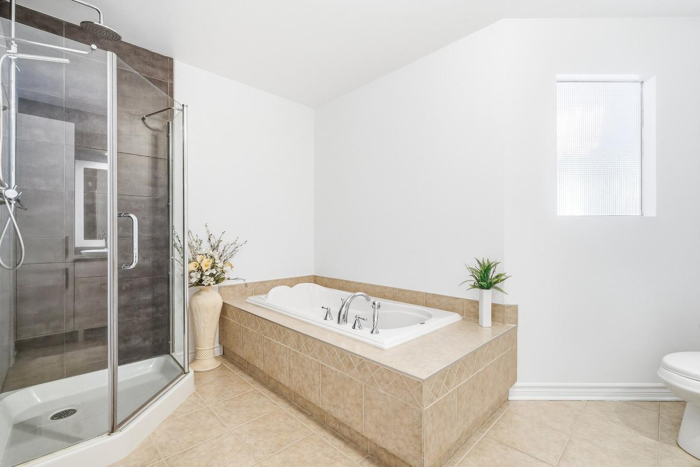 Bathroom - 1720 Rue Du Tailleur, Chambly, QC