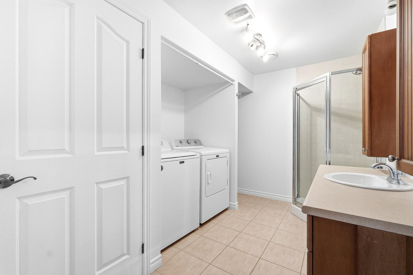 Bathroom - 1720 Rue Du Tailleur, Chambly, QC