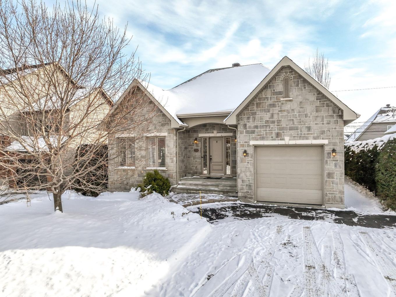 Frontage - 1720 Rue Du Tailleur, Chambly, QC