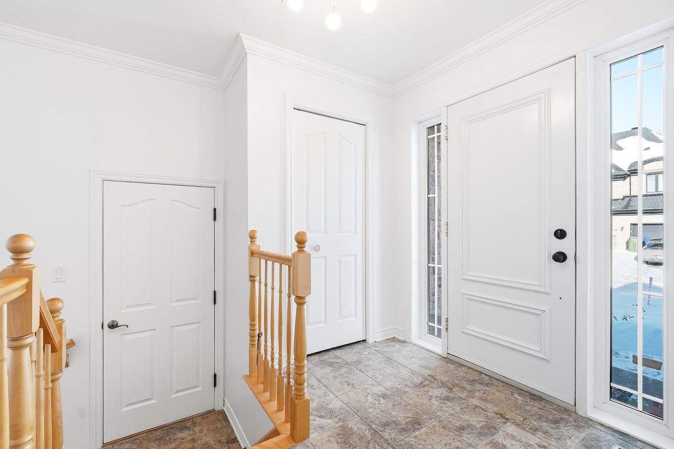 Hall - 1720 Rue Du Tailleur, Chambly, QC