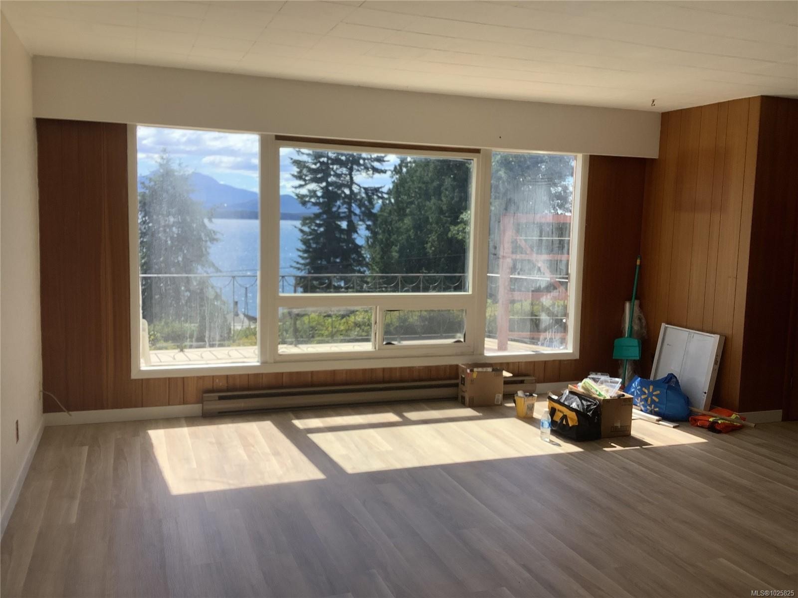 395 2Nd St, Sointula, BC