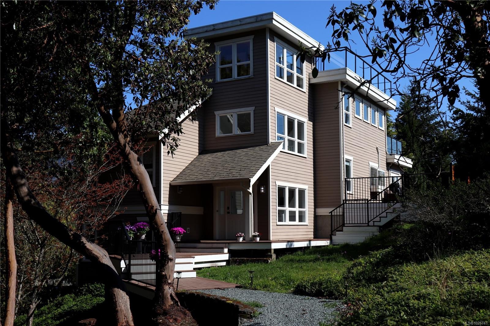 967 Osprey Dr, Duncan, BC