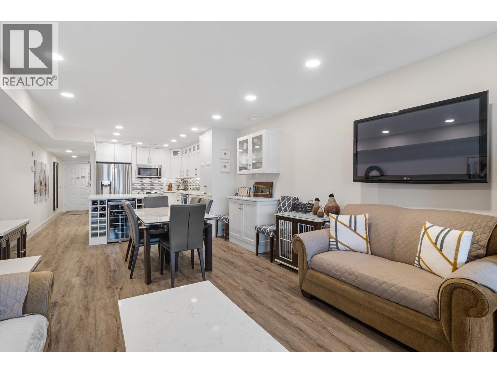 Main Floor renovation including flooring and kitchen - 2777 Casa Loma Road Unit# 207, West Kelowna, BC - Indoor