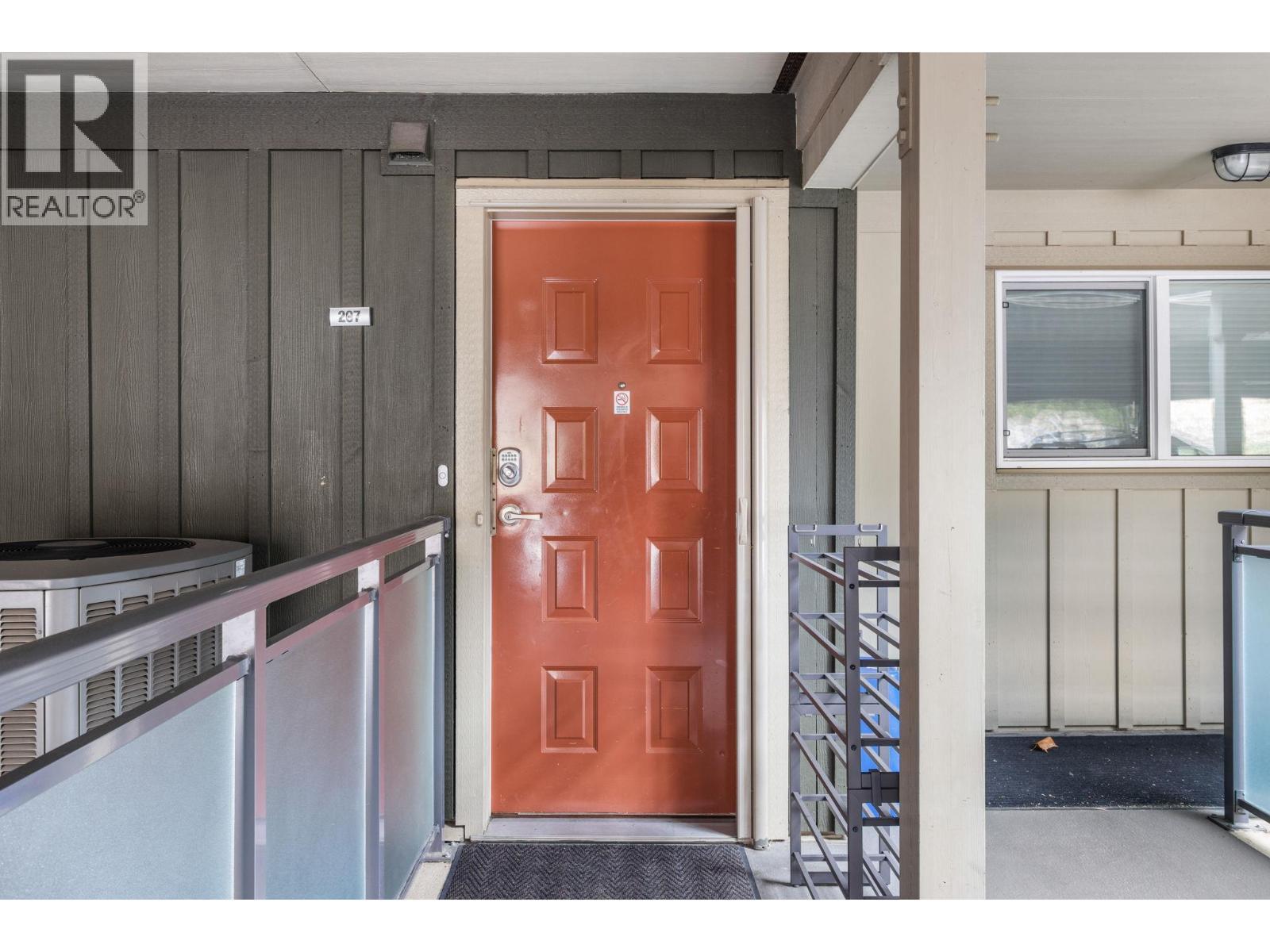 2777 Casa Loma Road Unit# 207, West Kelowna, BC - Indoor Photo Showing Kitchen