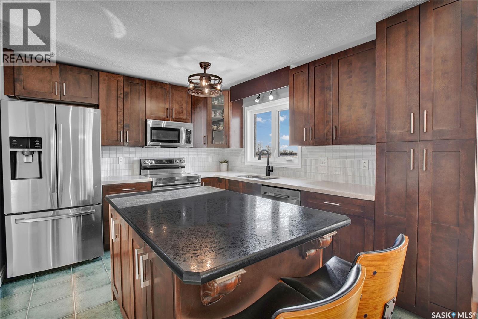 Willow Lane Acreage, Dundurn Rm No. 314, SK - Indoor Photo Showing Kitchen