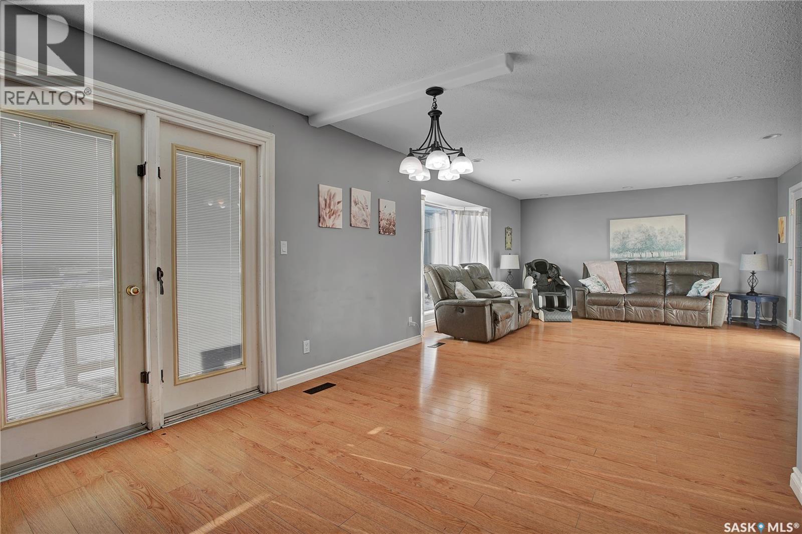 Willow Lane Acreage, Dundurn Rm No. 314, SK - Indoor