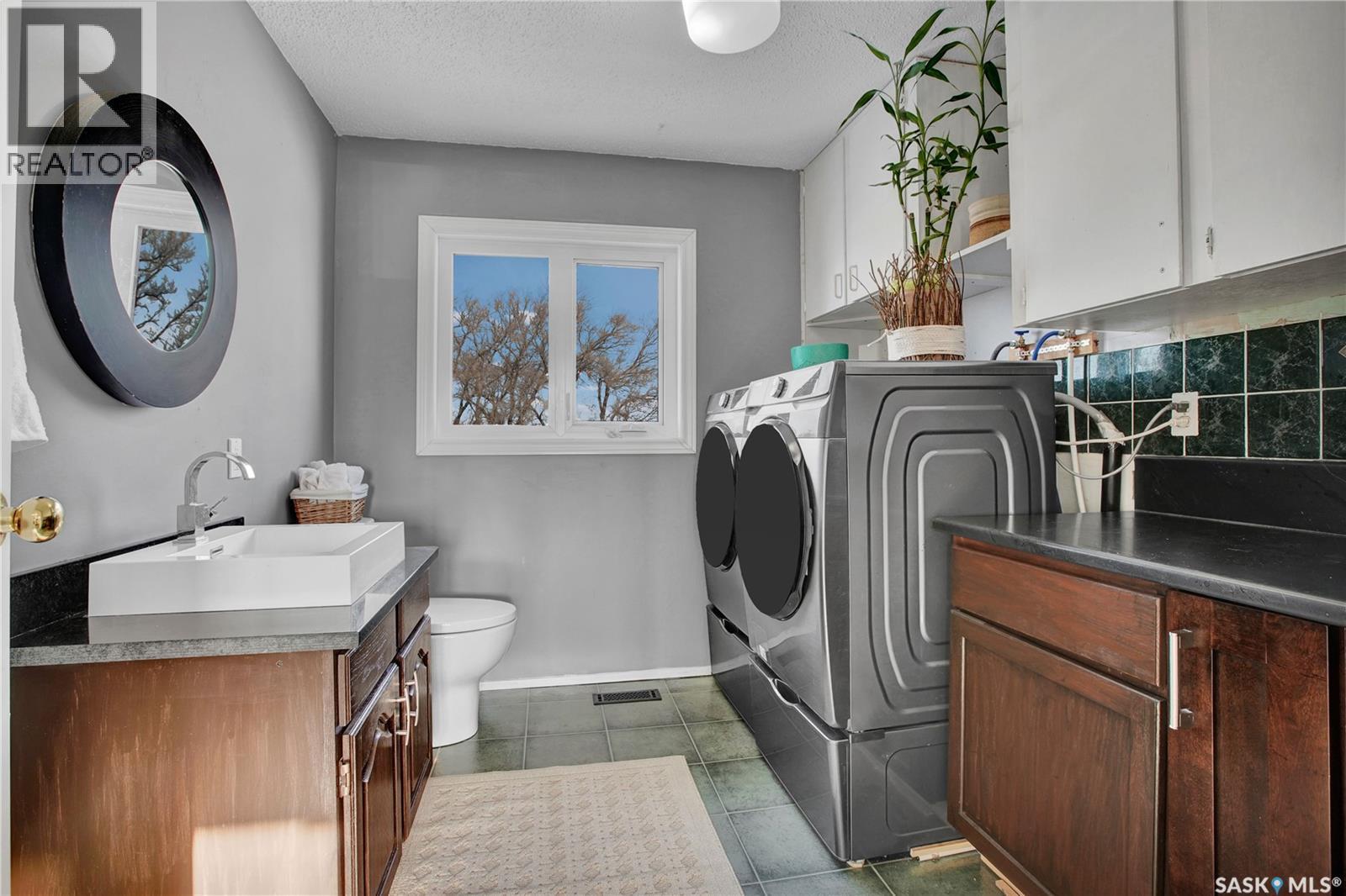 Willow Lane Acreage, Dundurn Rm No. 314, SK - Indoor Photo Showing Laundry Room