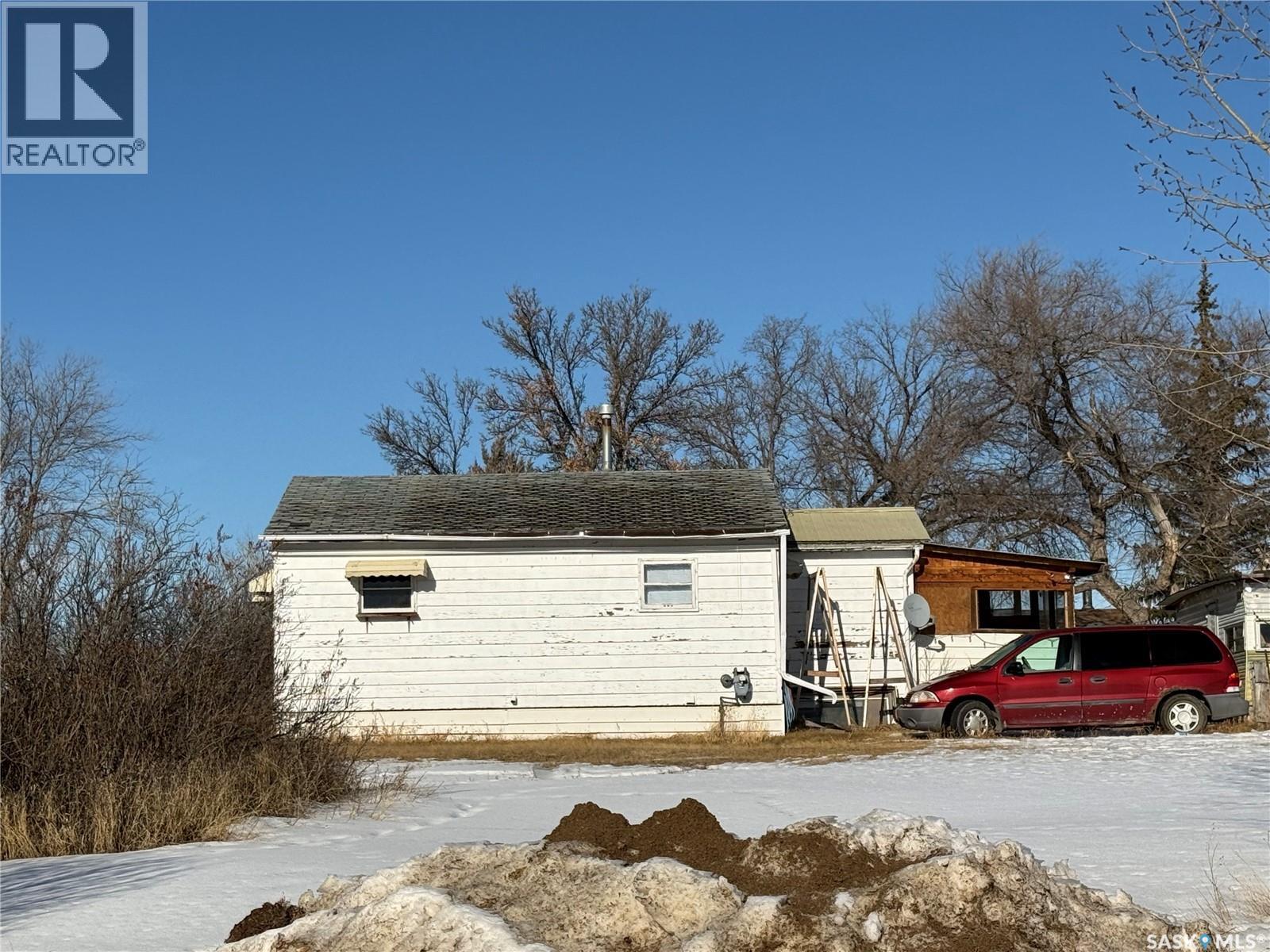 307 Main Street, Alsask, SK - Outdoor