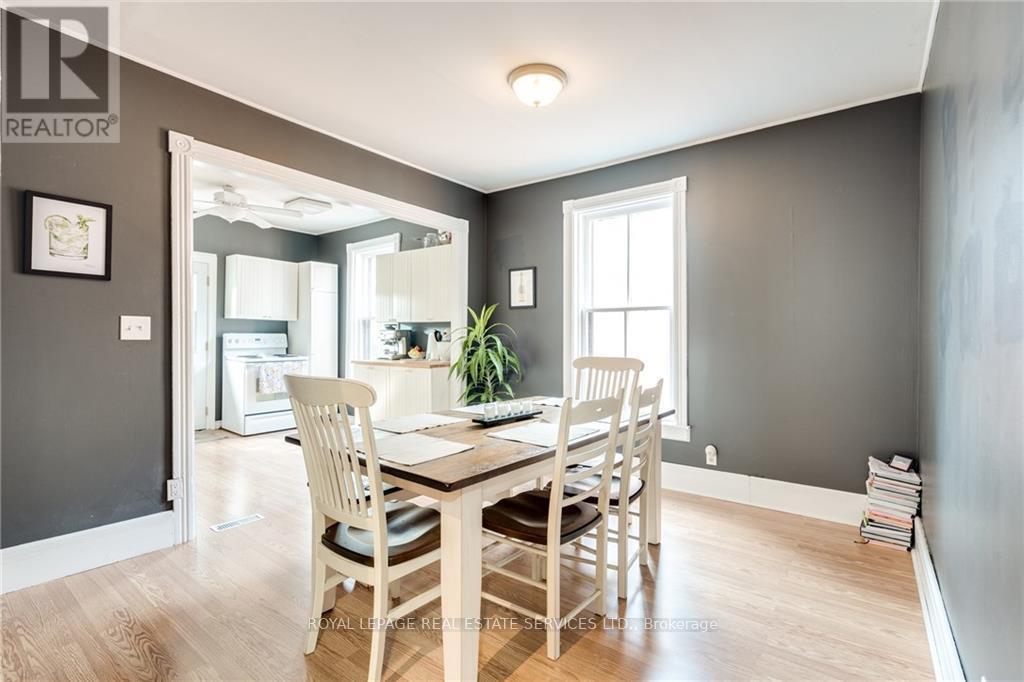 100 Grant Avenue, Hamilton, ON - Indoor Photo Showing Dining Room