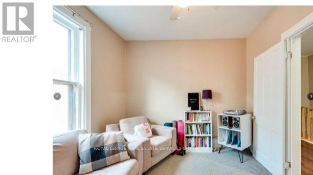 100 Grant Avenue, Hamilton, ON - Indoor Photo Showing Bedroom