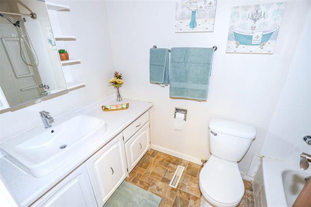 12-1720 Taylor Ave, Winnipeg, MB