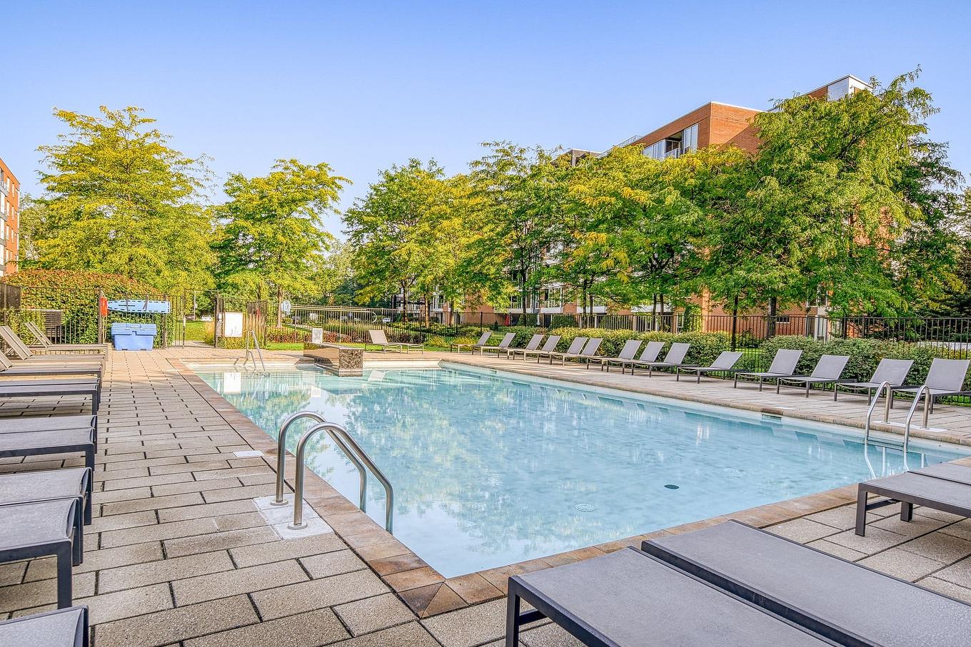 Piscine - 414-230 Ch. Du Golf, Montréal (Verdun/Île-Des-Soeurs), QC - Outdoor With In Ground Pool