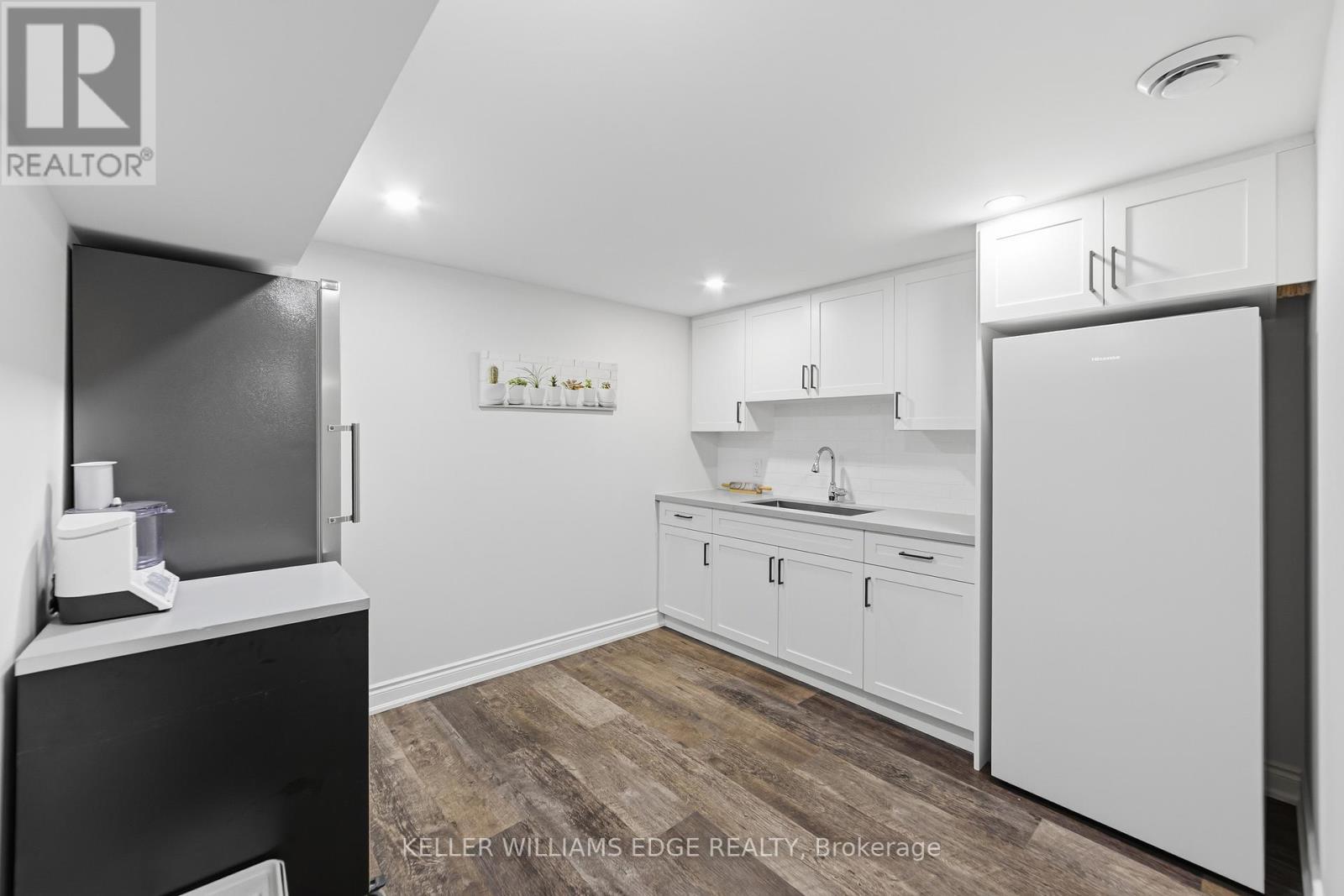 Kitchen - 267 Hampton Heath Road, Burlington, ON - Indoor Photo Showing Kitchen