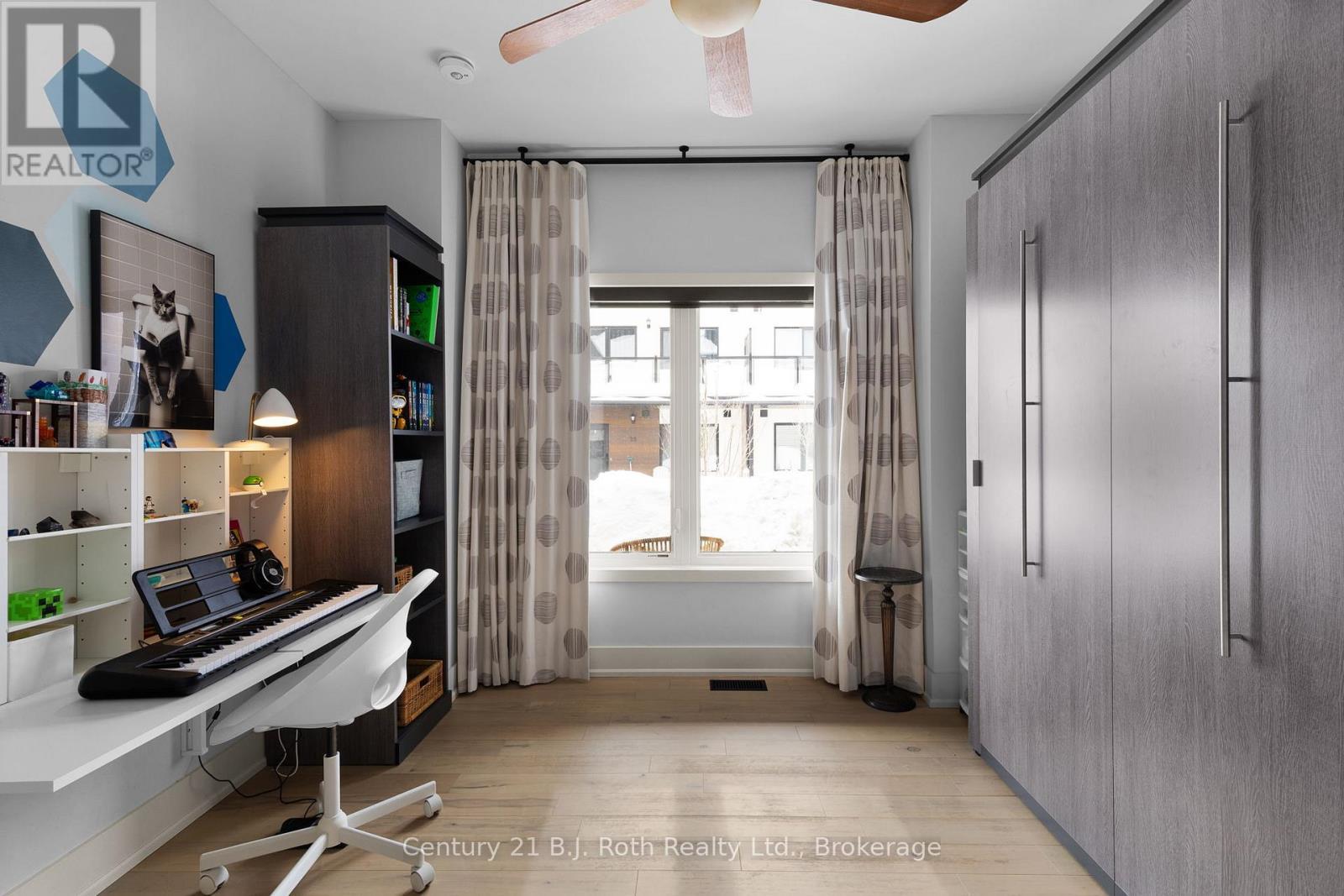 main floor bedroom/office - 34 Ruby Crescent, Orillia, ON - Indoor Photo Showing Office