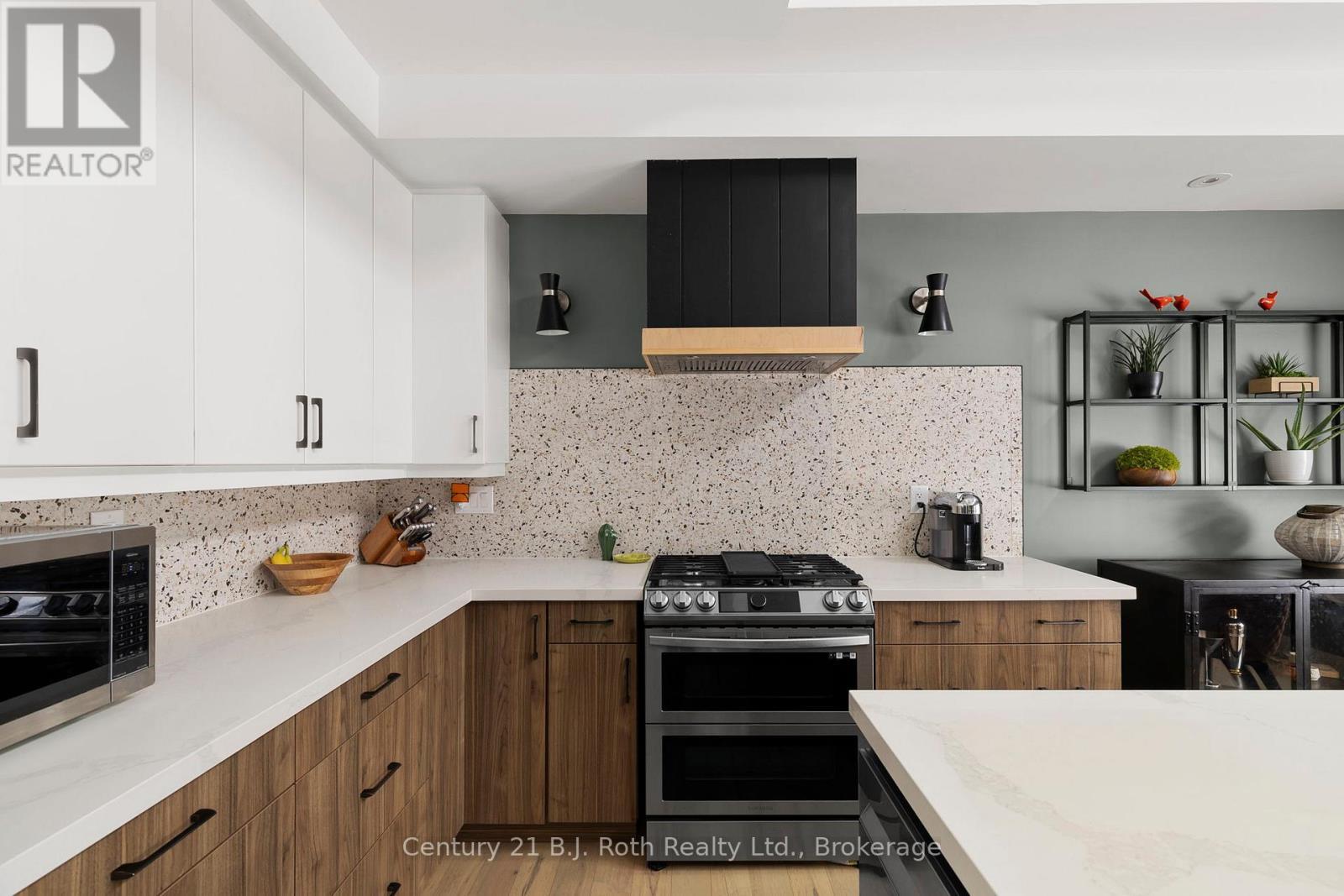34 Ruby Crescent, Orillia, ON - Indoor Photo Showing Kitchen
