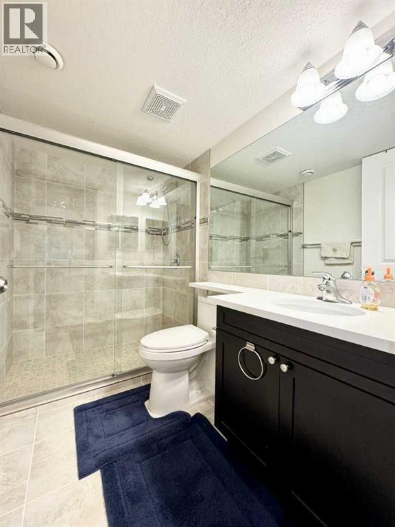 36 Evansborough Common Nw, Calgary, AB - Indoor Photo Showing Bathroom