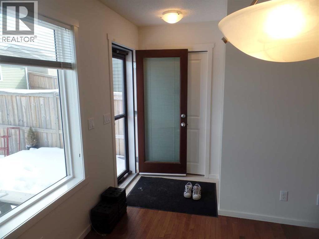 36 Evansborough Common Nw, Calgary, AB - Indoor Photo Showing Other Room