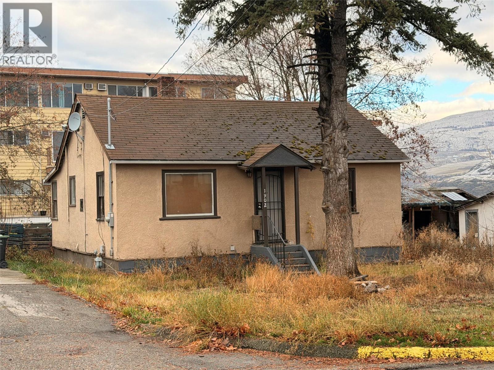 1902 31 Street, Vernon, BC - Outdoor