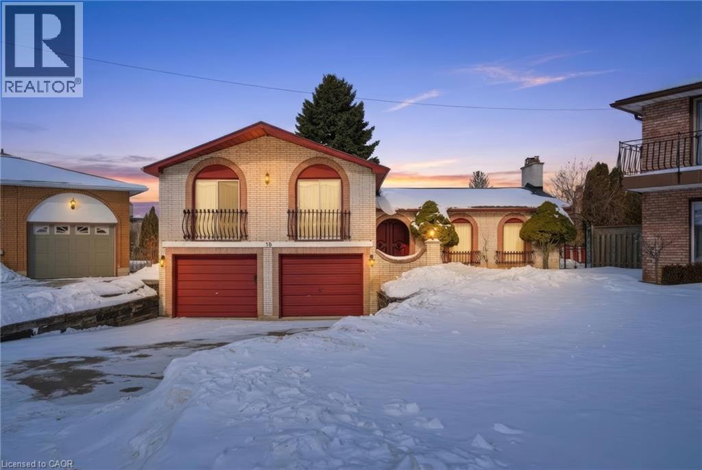 16 Harvard Place, Hamilton, ON - Outdoor