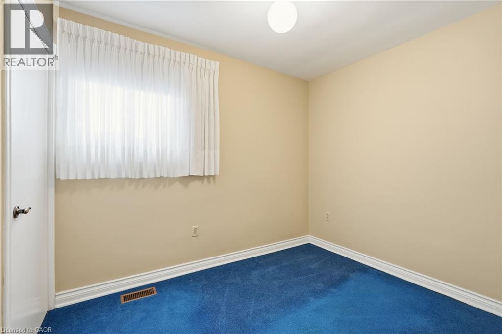 16 Harvard Place, Hamilton, ON - Indoor Photo Showing Other Room