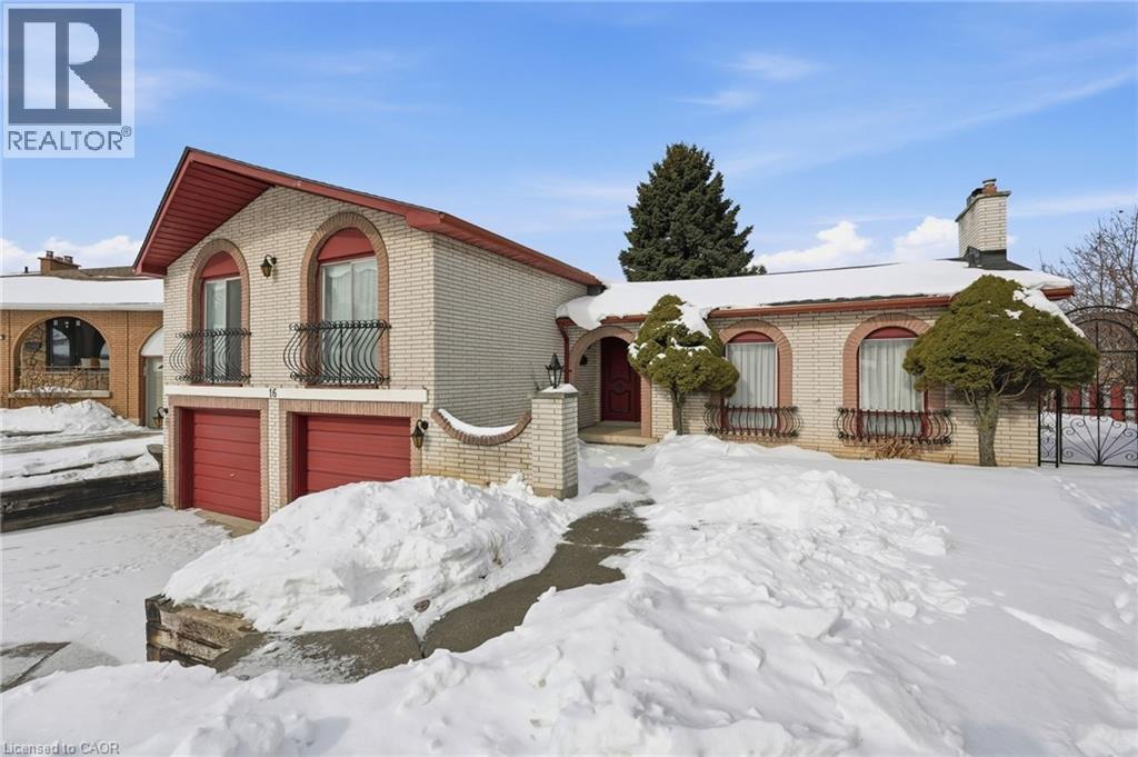 16 Harvard Place, Hamilton, ON - Outdoor