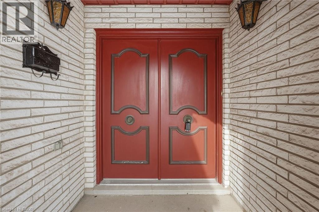 16 Harvard Place, Hamilton, ON - Outdoor With Exterior