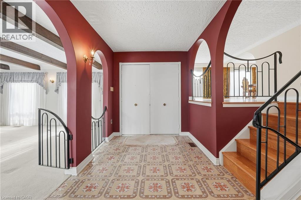 16 Harvard Place, Hamilton, ON - Indoor Photo Showing Other Room