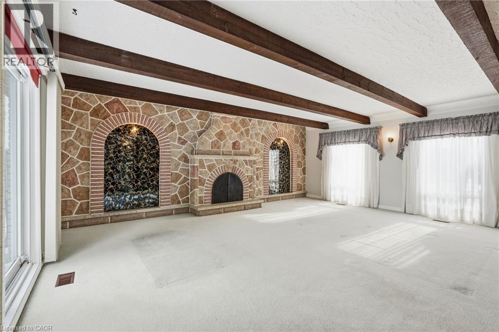 16 Harvard Place, Hamilton, ON - Indoor Photo Showing Other Room