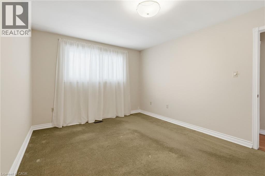 16 Harvard Place, Hamilton, ON - Indoor Photo Showing Other Room