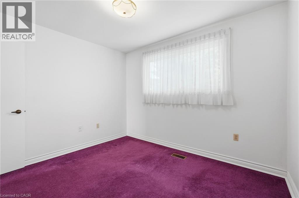 16 Harvard Place, Hamilton, ON - Indoor Photo Showing Other Room
