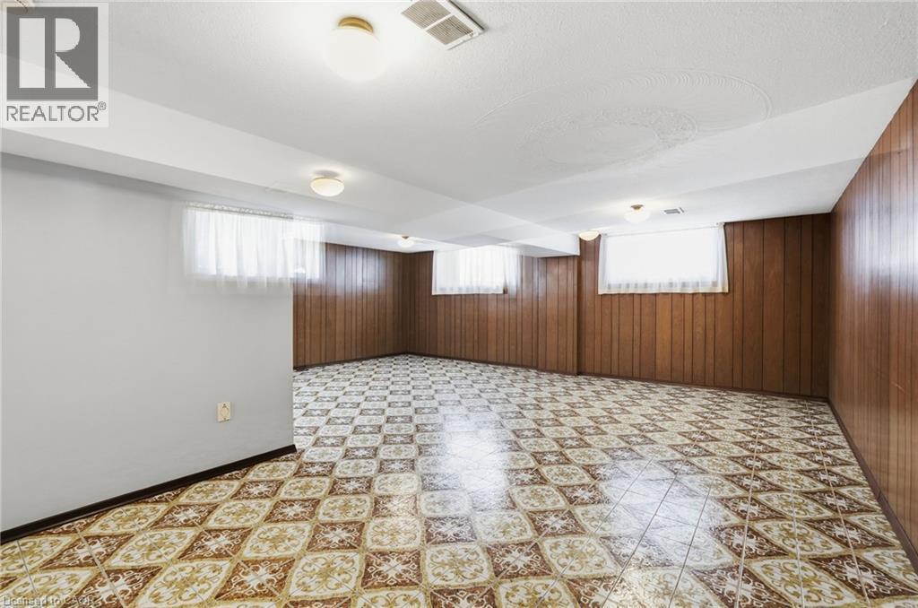 16 Harvard Place, Hamilton, ON - Indoor Photo Showing Basement