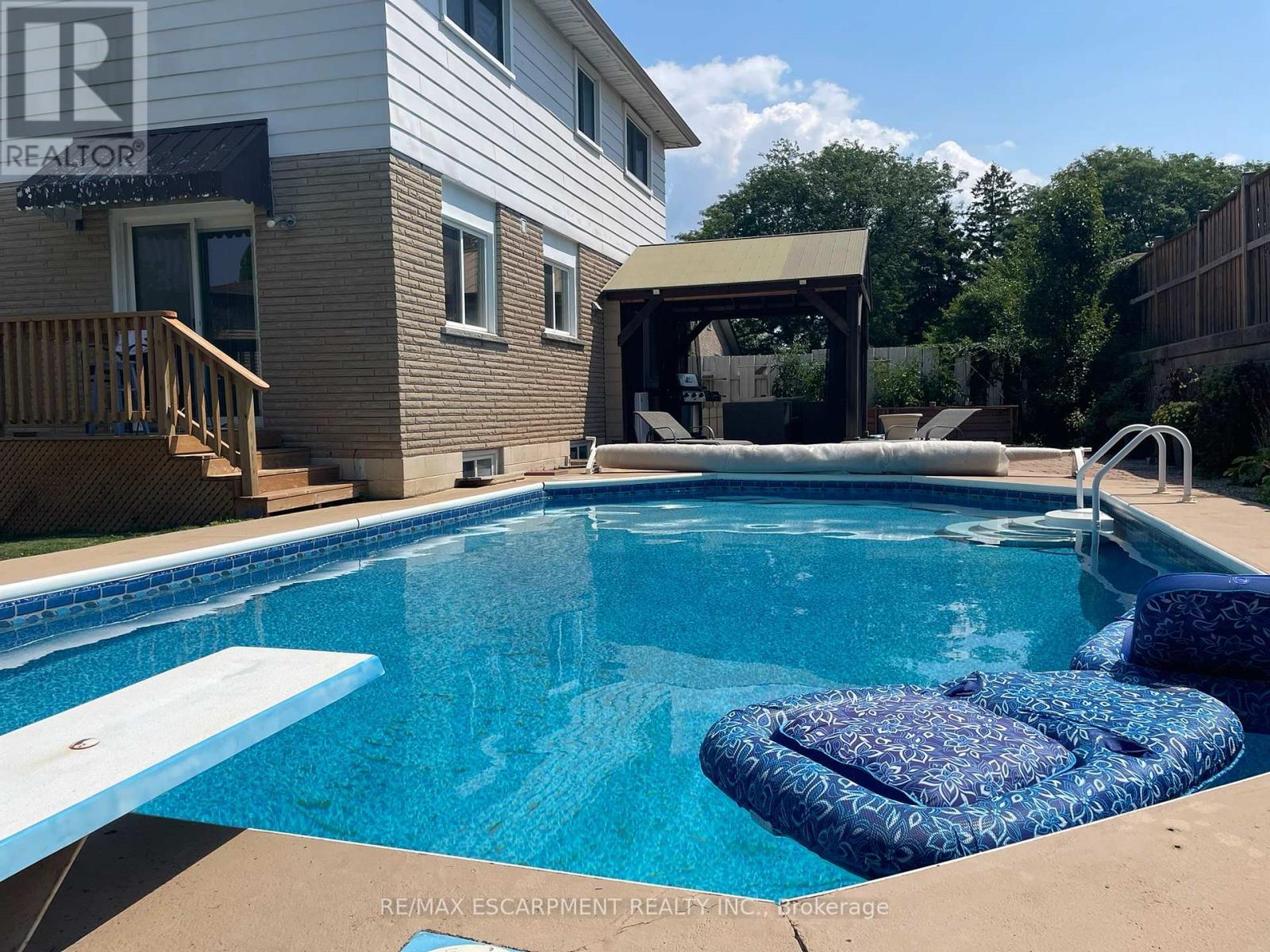 31 Maynard Street, Hamilton, ON - Outdoor With In Ground Pool
